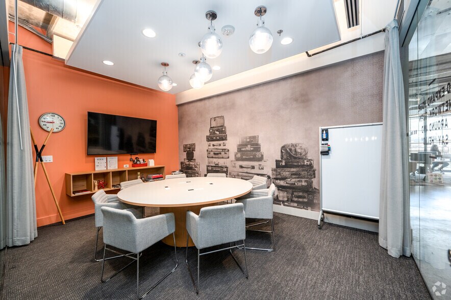 More Photos Of 1140 3rd St NE, Washington Office For Lease