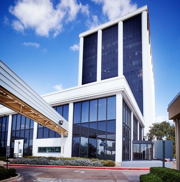 More Photos Of 1111 W Mockingbird Ln, Dallas Office For Lease
