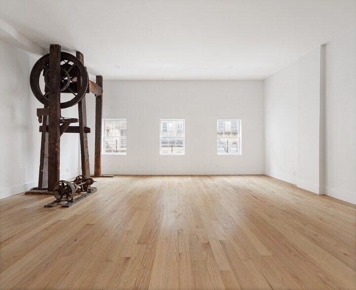 More Photos Of 74 Franklin St, New York Apartments For Sale