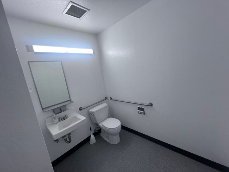 More Photos Of 2608 9th St, Berkeley Office For Lease