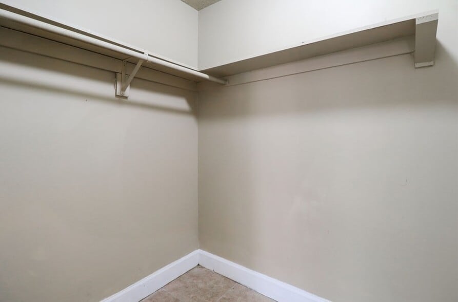 More Photos Of 1 Lakeside Rd, Greenville Apartments For Sale