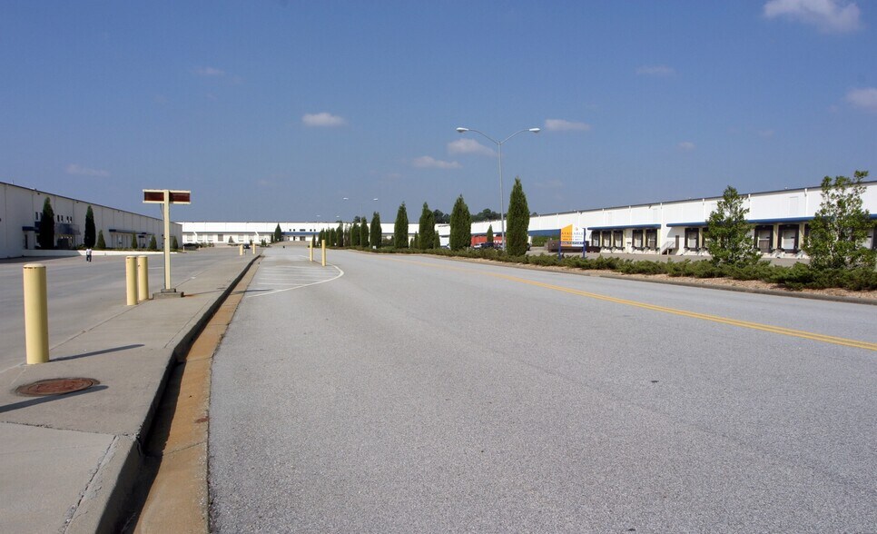 More Photos Of 7137 Southlake Pky, Morrow Warehouse For Lease