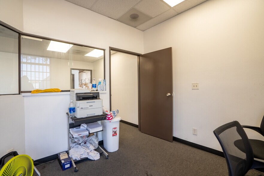More Photos Of 775 Anita St, Chula Vista Distribution For Lease