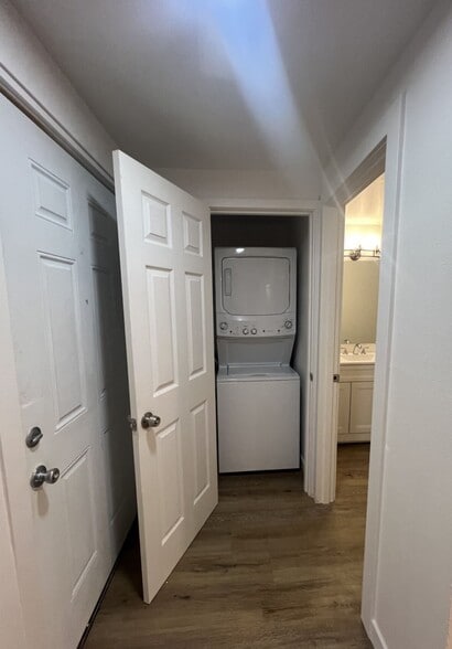 More Photos Of 10441 17th Ave SW, Seattle Multifamily For Sale