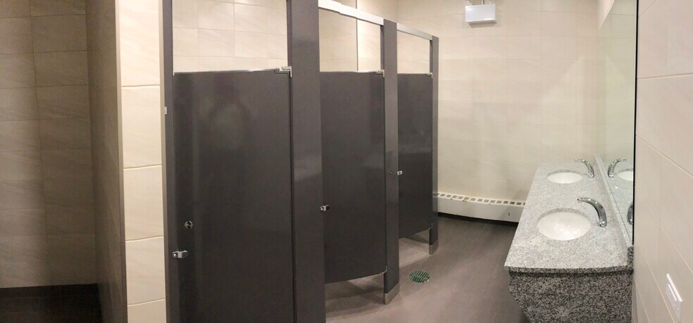 More Photos Of 9415 S Western Ave, Chicago Medical For Lease