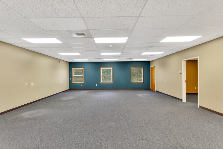 More Photos Of 50 Seco Rd, Monroeville Office For Sale