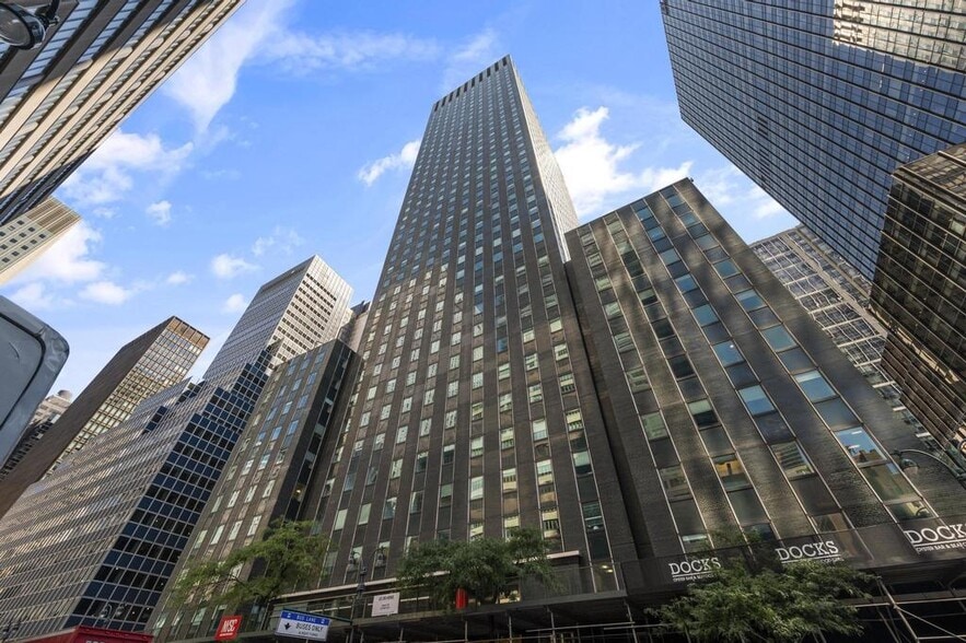 More Photos Of 633 Third Ave, New York Loft Creative Space For Sale