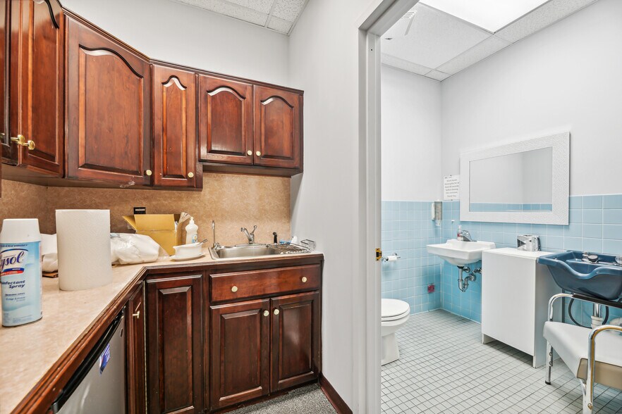 More Photos Of 2497 Vauxhall Rd, Union Township Manufacturing For Sale