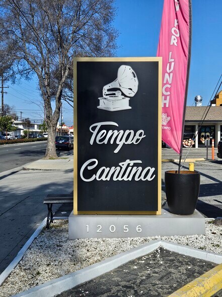 More Photos Of 12056 Paramount Blvd, Downey Restaurant For Sale