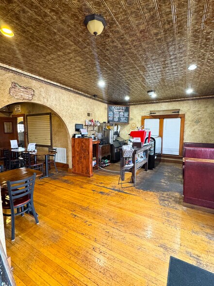 More Photos Of 319 Oklahoma Blvd, Alva Restaurant For Sale