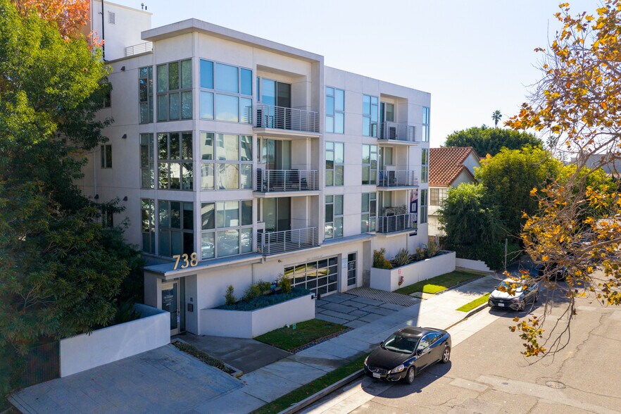 More Photos Of 738 S Ogden Dr, Los Angeles Apartments For Sale