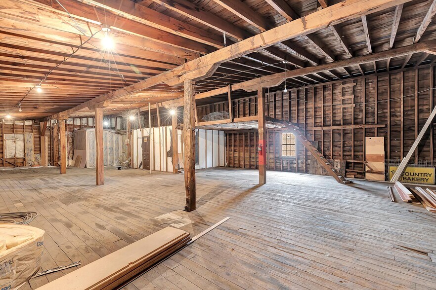 More Photos Of 118 E Pulaski St, Pulaski Storefront Retail Residential For Sale