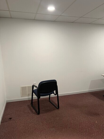 More Photos Of 556 Main St, Stroudsburg Office Residential For Lease