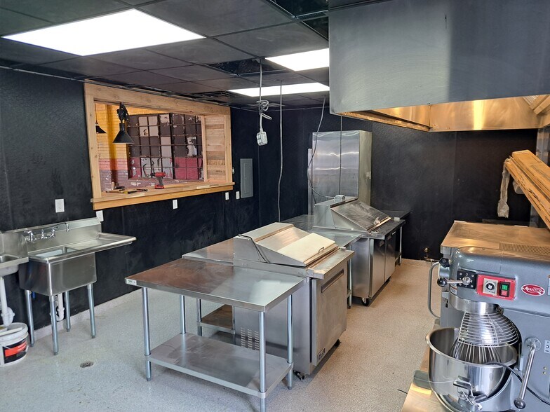 More Photos Of 5900 Miller Ave, Gary Restaurant For Sale