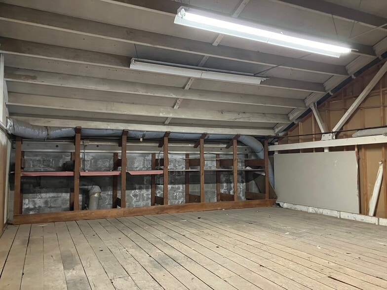 More Photos Of 2914 Poplar St, Oakland Manufacturing For Sale