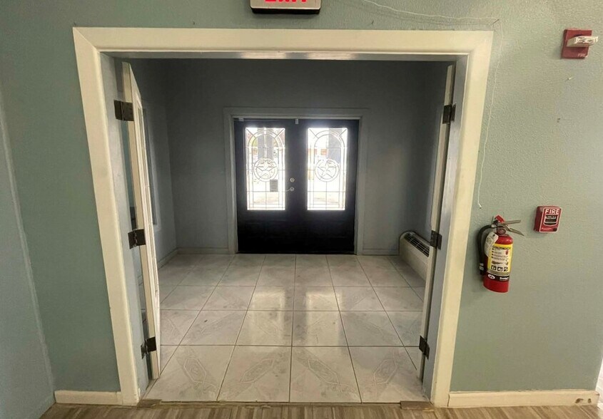 More Photos Of 237 W 21st St, Fort Stockton Schools For Lease