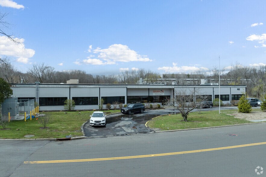 More Photos Of 102 Fairview Park Dr, Elmsford Warehouse For Lease