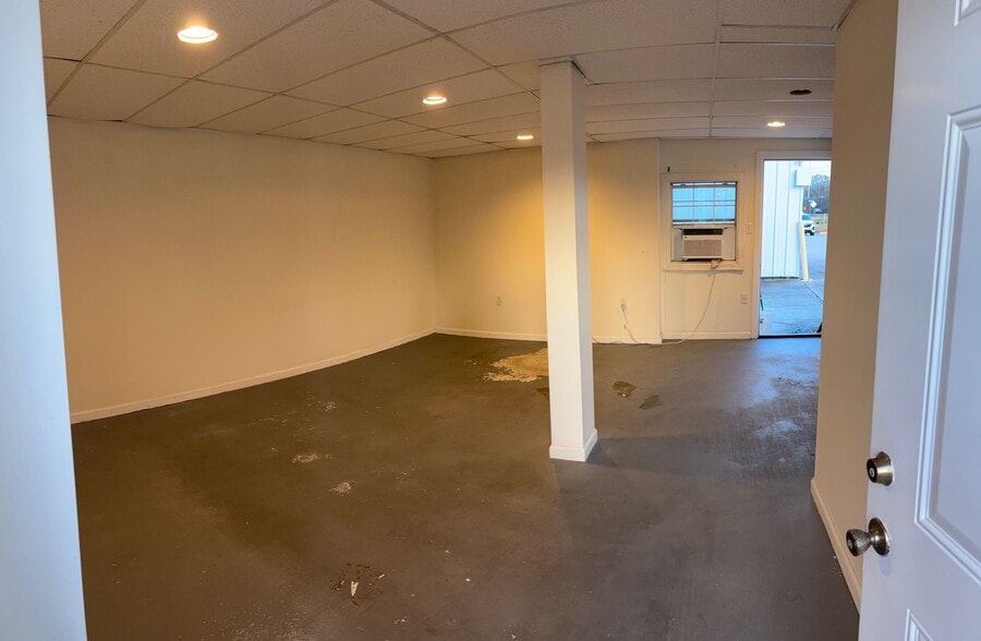 Primary Photo Of 37558 Highway 30, Gonzales Industrial For Lease