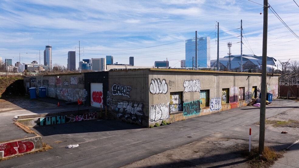 More Photos Of 523 Joseph E Boone Blvd, Atlanta Warehouse For Sale