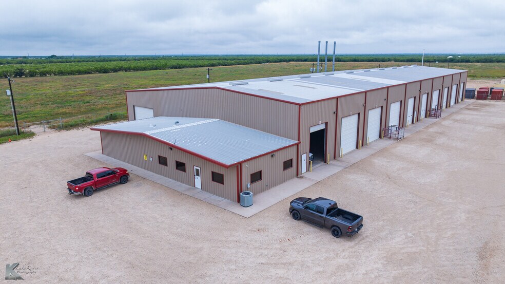 More Photos Of 10027 S Frontage Rd, Clyde Manufacturing For Sale