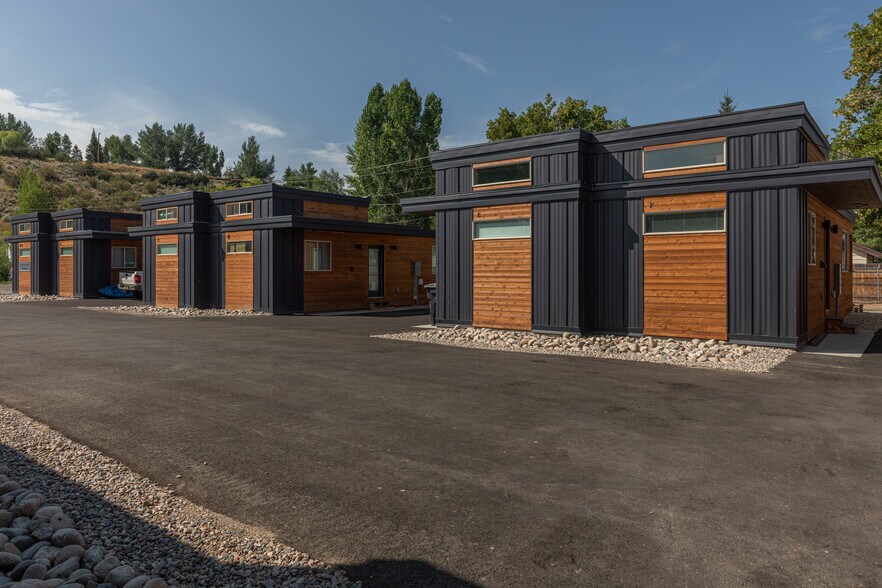 More Photos Of 280 E Washington Ave, Hayden Apartments For Sale