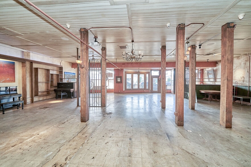 More Photos Of 1076-1080 S Fairfax Ave, Los Angeles Restaurant For Sale