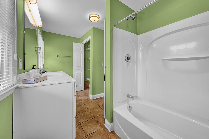 More Photos Of 4 W Township Line Rd, East Norriton Township Medical For Lease