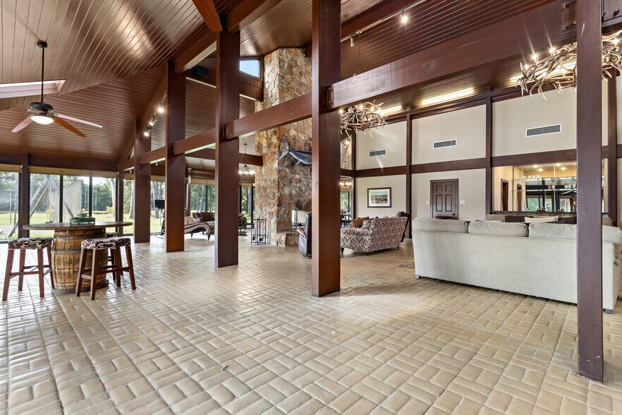 More Photos Of 15815 Highway 105, Sour Lake Specialty For Sale