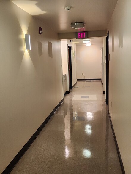 More Photos Of 502 54th Ave E, Fife Office For Lease