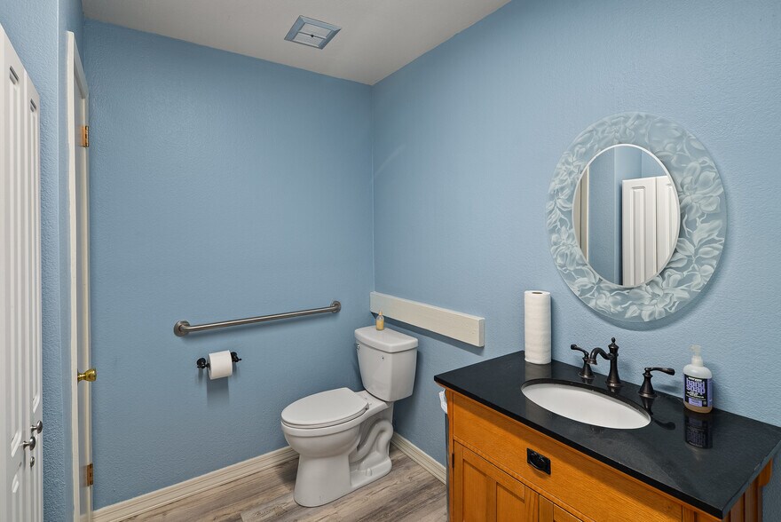 More Photos Of 450 Jordan Rd, Sedona Office Residential For Sale