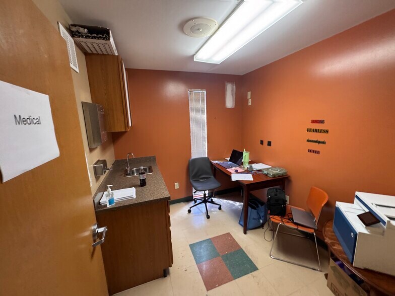 More Photos Of 1100 Salem Ave, Dayton Office For Sale