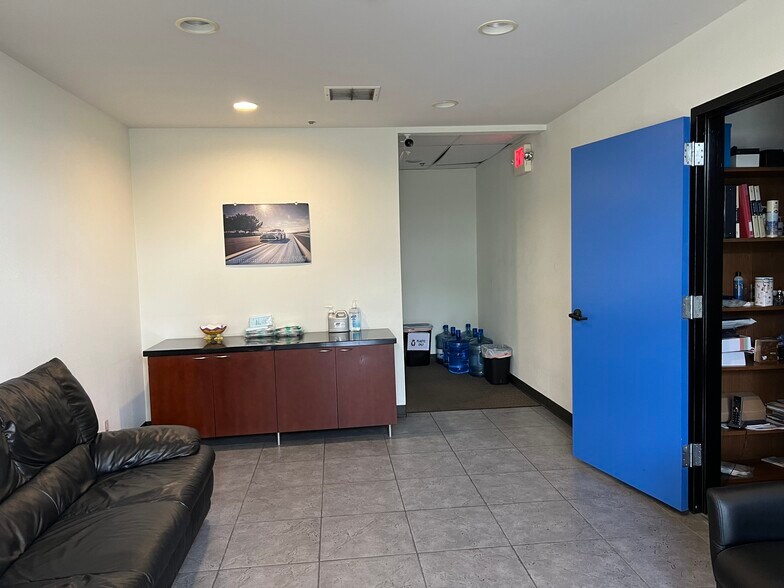 More Photos Of 425 E Huntington Dr, Monrovia Research And Development For Lease