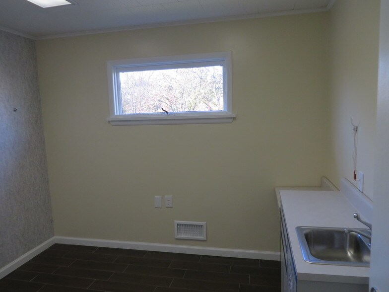 More Photos Of 286 E Main St, Somerville Medical For Lease