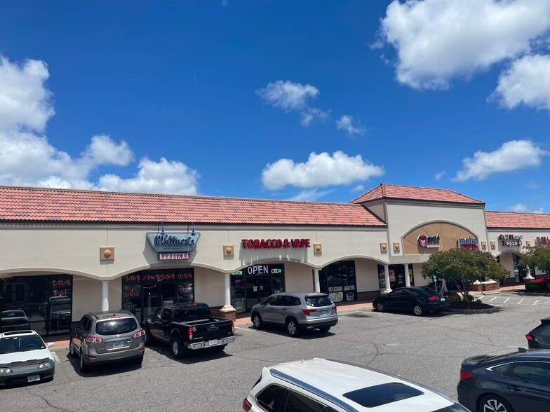 More Photos Of 869-879 Lynnhaven Pky, Virginia Beach Unknown For Lease
