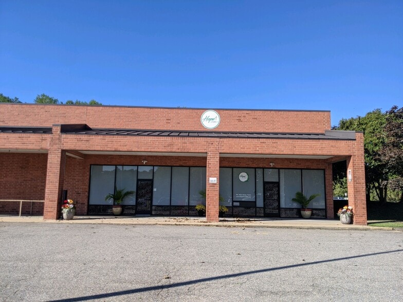 More Photos Of 4-8 Elmhurst St, Newport News Unknown For Lease