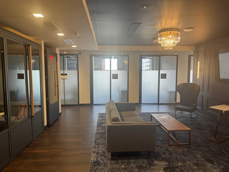 More Photos Of 159 4th Ave N, Nashville Office For Lease
