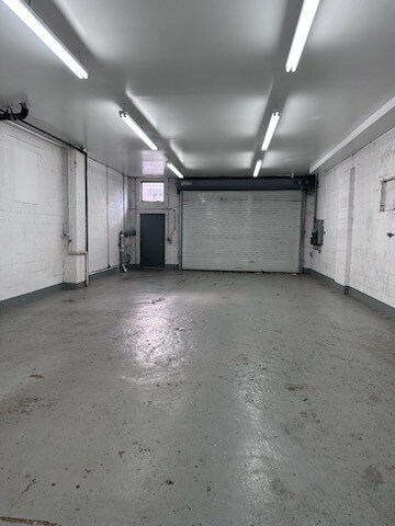 More Photos Of 8077 Cypress Ave, Glendale Warehouse For Lease