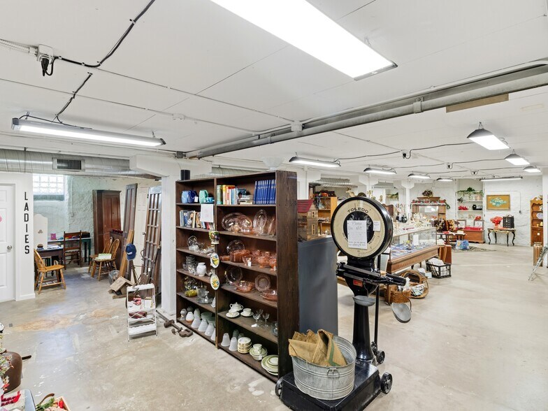 More Photos Of 316 Hay Ave, Brookville Warehouse For Sale