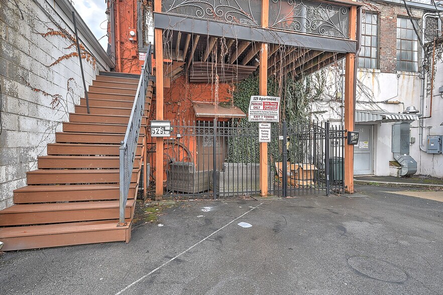 More Photos Of 529 State St, Bristol Storefront Retail Office For Sale