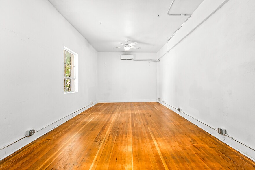 More Photos Of 920 Commercial St SE, Salem Restaurant For Sale