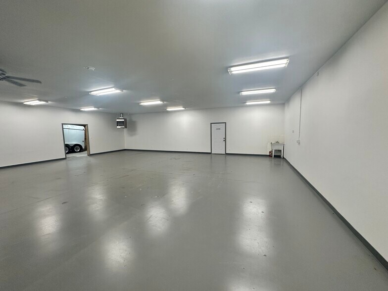 More Photos Of 4039 Us-93 Hwy, Stevensville Freestanding For Lease