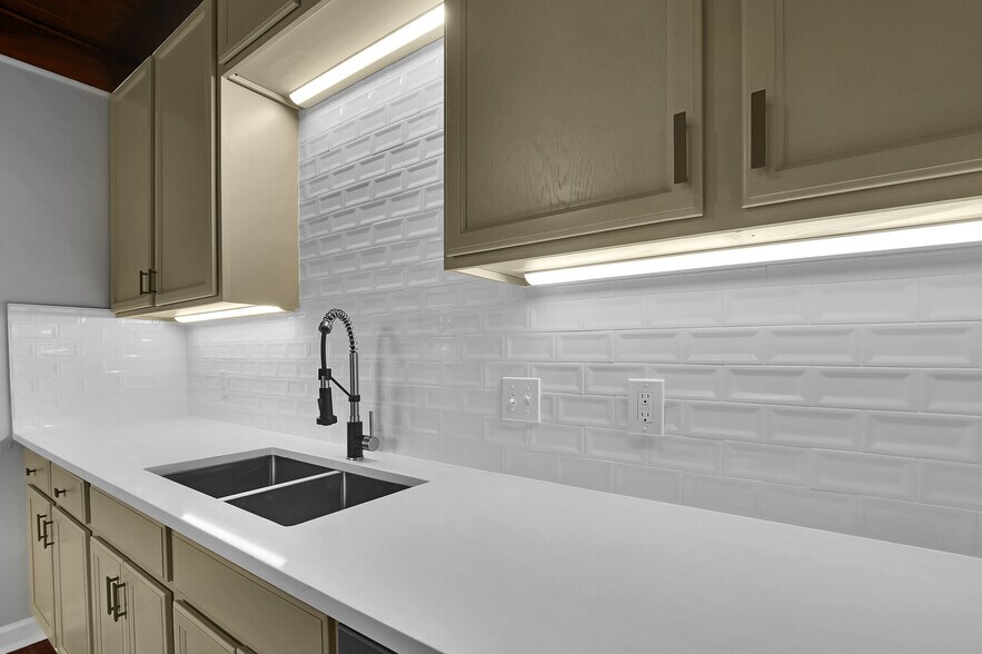 More Photos Of 1813 Seminole Rd, Atlantic Beach Multifamily For Sale