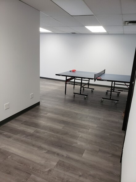 More Photos Of 3620 29th St NE, Calgary Warehouse For Lease