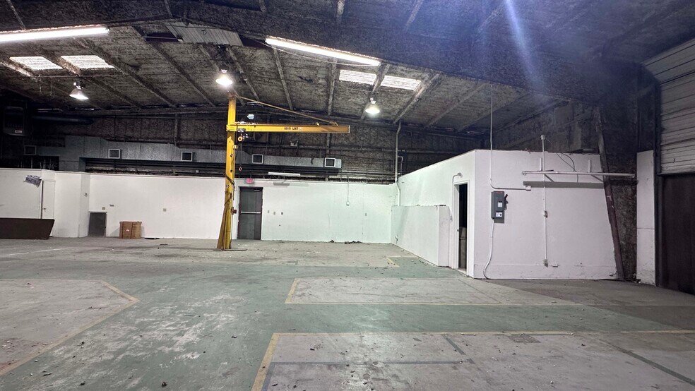 More Photos Of 227 N 8th St, La Porte Warehouse For Lease