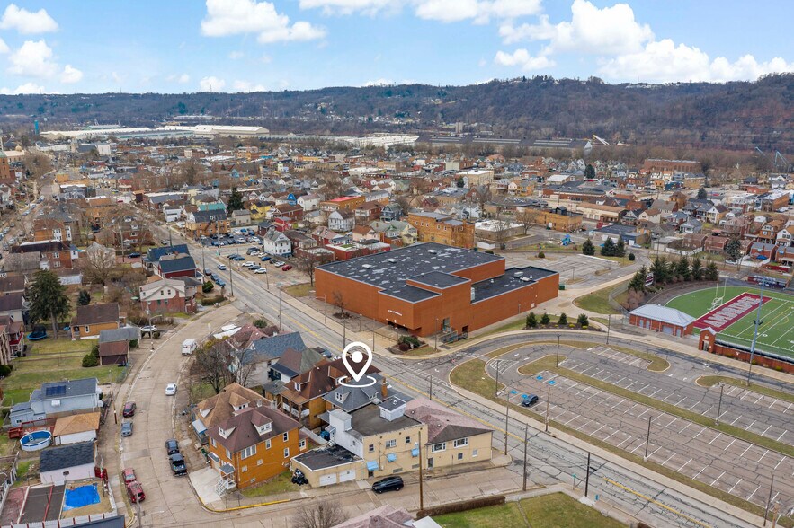 More Photos Of 848 Duss Ave, Ambridge Storefront Retail Residential For Sale