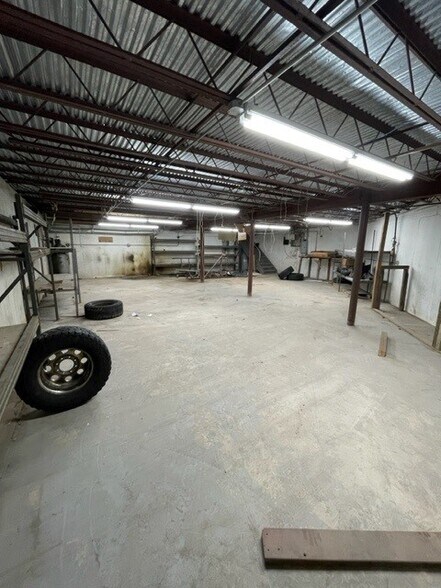 More Photos Of 194 Depot Rd, Huntington Station Light Distribution For Sale