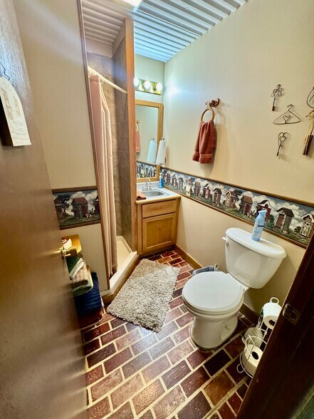 More Photos Of 505 Meridian Rd, Miltonvale Hospitality For Sale