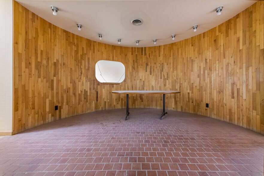 More Photos Of 100-106 S Main st, Ishpeming Flex For Sale