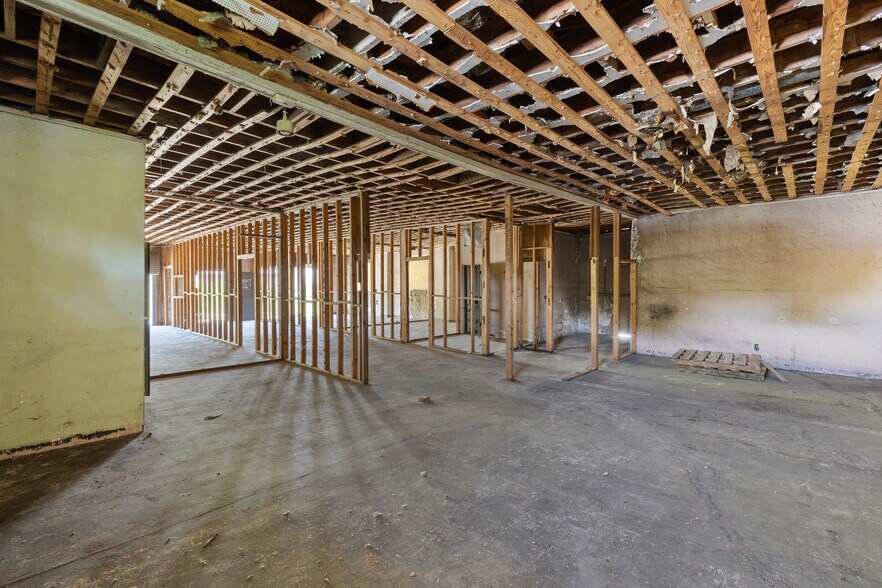 More Photos Of 1200 Central Ave, Atlanta Industrial For Sale