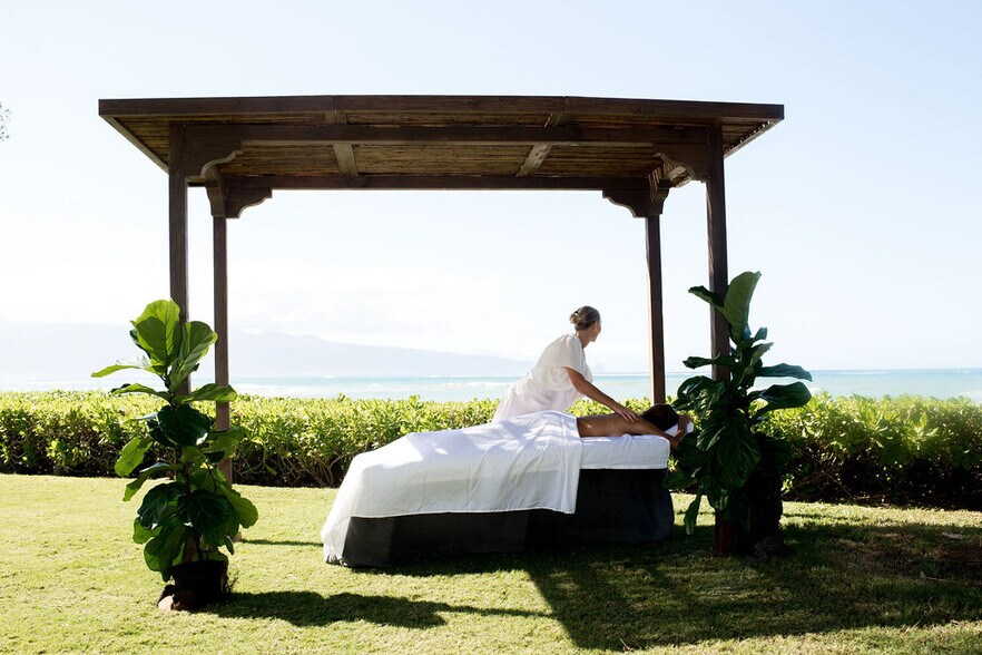 More Photos Of 65 Hana Hwy, Paia Restaurant For Lease